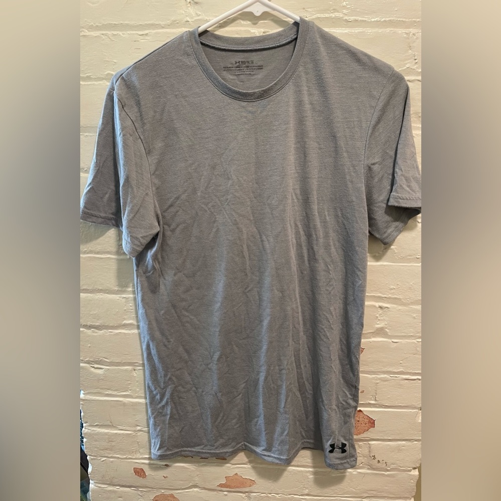 Under Armor short sleeve top size medium women’s